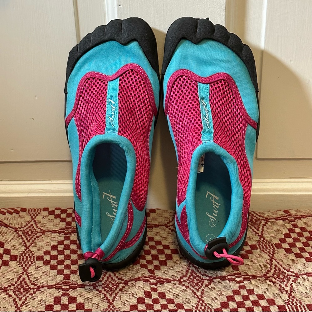 Surf 7 Water Shoes Women’s Size 7